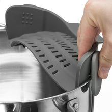 Load image into Gallery viewer, Clip on Silicone Food Strainer